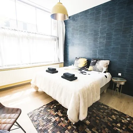 House Of Arts & Crafts